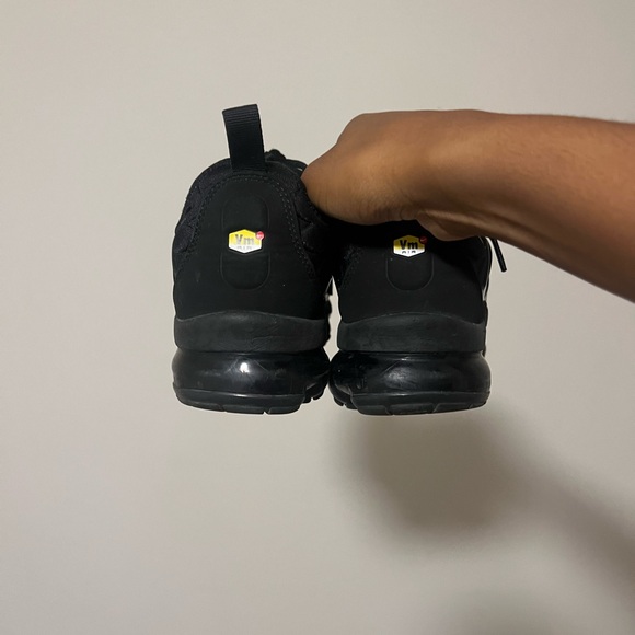 Nike Air Vapormax Plus - Picture 2 of 3